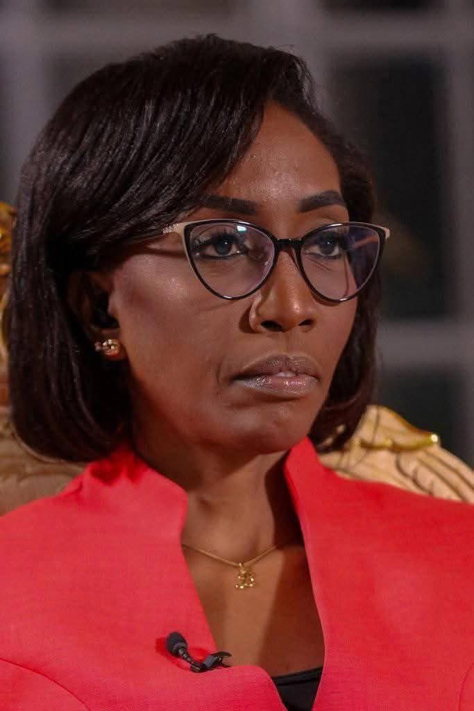 UnfunctionalV's tweet image. Is this lady really at 42 ?