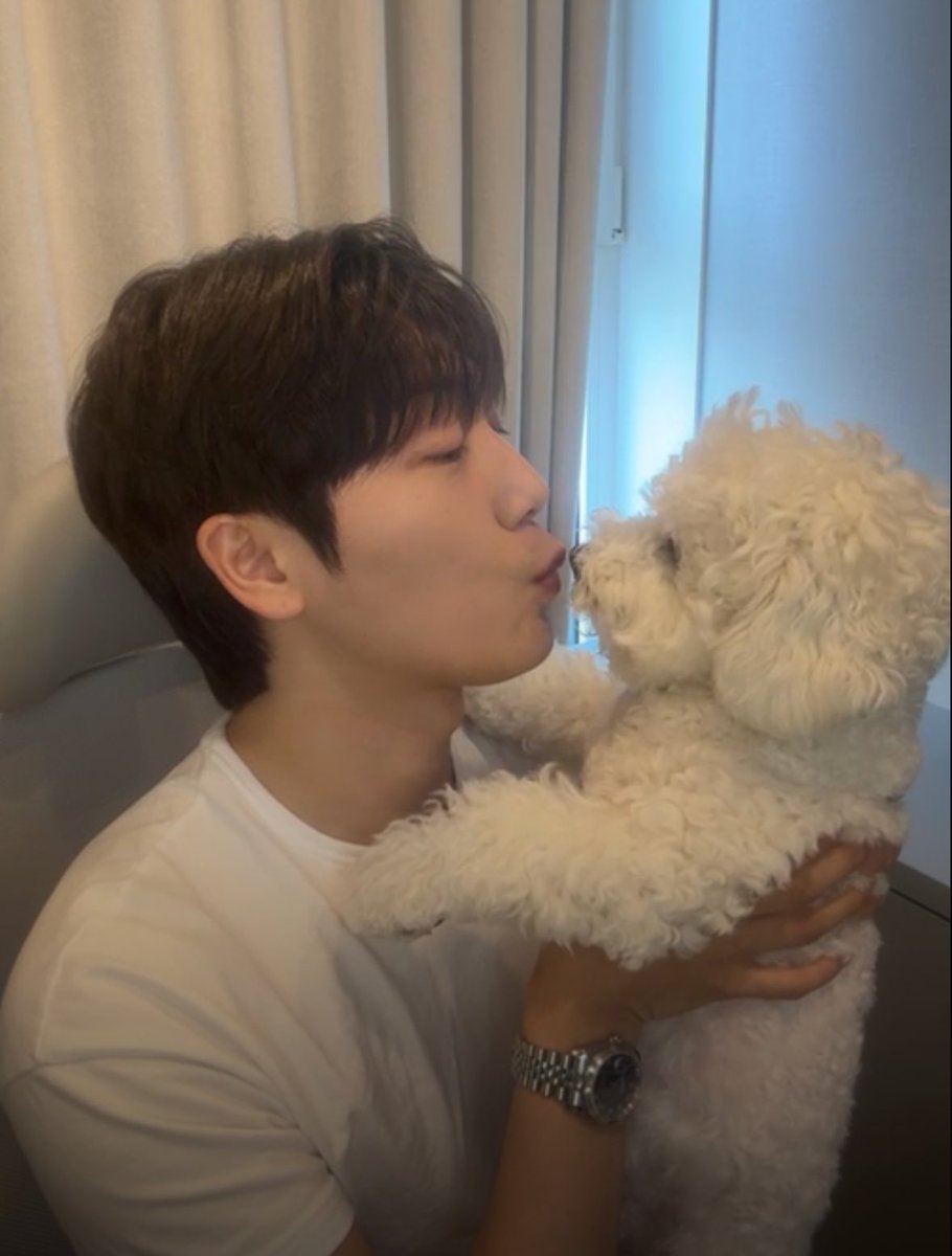sssang111_'s tweet photo. 진짜둘이닮으싲….
아빠와아들인정합니다 https://t.co/NOPY2nzwKN