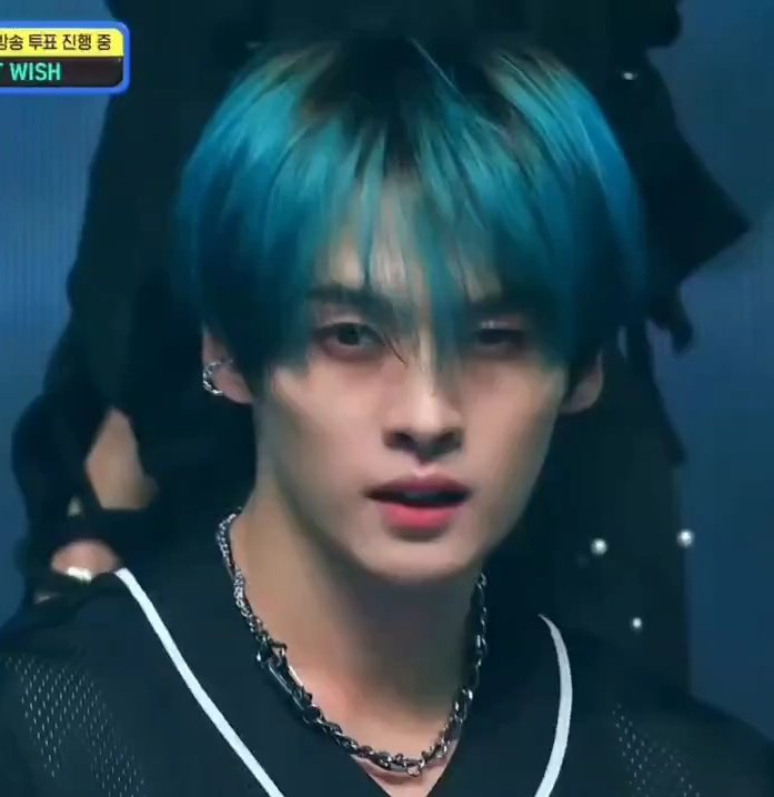 userlinoring's tweet photo. hes so hot but he has to do something very adorablely silly every 5 seconds old else he will explode https://t.co/Ne6CltSmeY