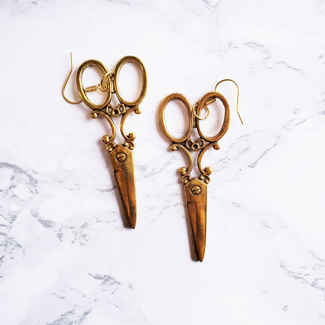 PIERCED Recycled Gold Scissors Hairstylist Crafters Dangle Fashion Costume Earrings | Cosmetology | Cosmetologist | Scissors by NolaRejeweled dlvr.it/TMkkd4