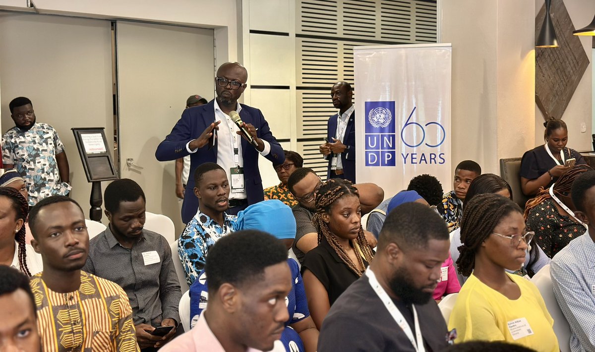 UNDPGhana's tweet photo. On the sidelines of the #FutureOfEnergyConference, @UNDPGhana hosted a dialogue on Just Transition & EV adoption.

🔑 Key takeaways:
✅ EVs can cut emissions + create green jobs for youth & informal workers
✅ Policies, finance & infra are key for equitable adoption

#EnergyTransition #SustainableEnergy #FEC