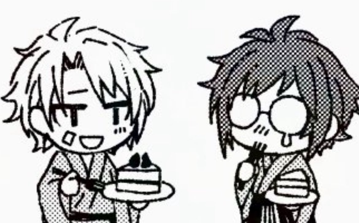 恨めしそうに見えますが一緒にケーキ食べれて嬉しい参謀の図です