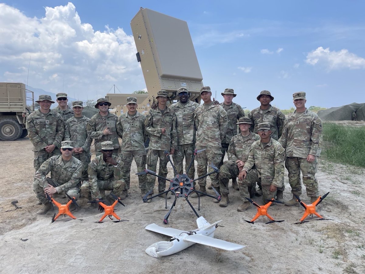 " <a href="/epirus/">Epirus</a> this week demonstrated its drone-frying #GaN #Leonidas to observers from various 🇺🇸 military services &amp; foreign countries..Leonidas went up against 49 quadcopters, among the largest grouping it's ever faced. The "forcefield system," which weaponizes electromagnetic