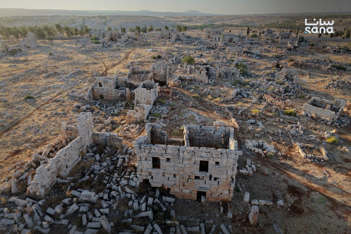QalaatAlMudiq's tweet image. #Syria: the Dead Cities of #Idlib province. 

Those are hundreds of villages dating back to the Byzantine era - some of them are on the @UNESCO World Heritage list.

In some buildings - around 1,500 years old - everything has been preserved, except the wooden elements.

Photos