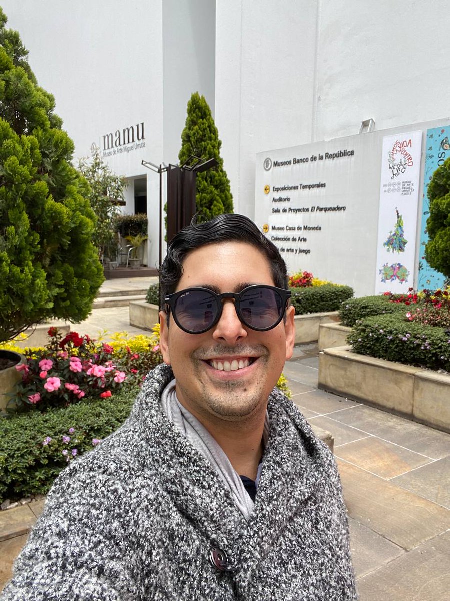 yogarope's tweet image. Jueves de TBT 

Gmorning Peaches🍑