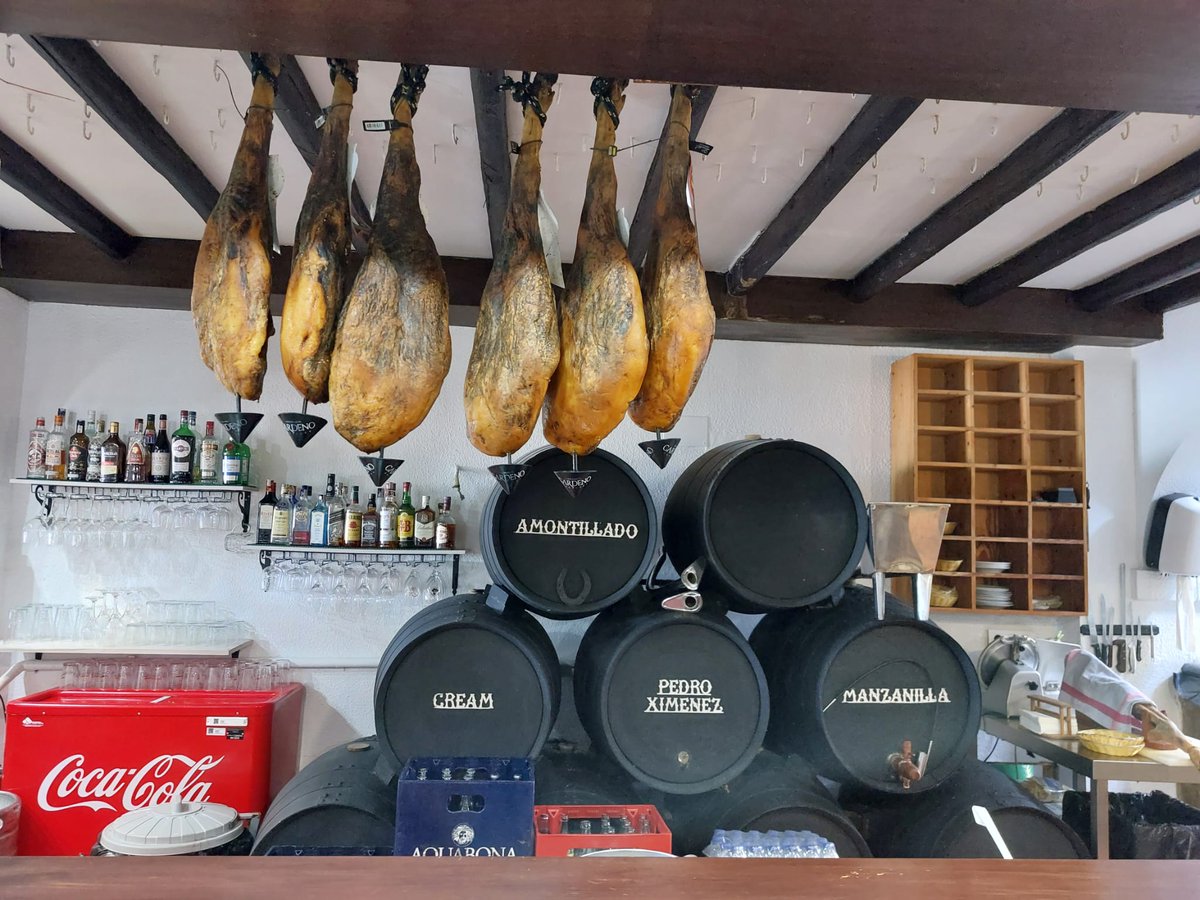 🏟️Vamos a por el jueves en #MARCAVerano 

🟡Tertulia amarilla desde el Restaurante La Bodega 

👉🏼Con <a href="/ScoutingCadiz/">Jesús de la Sierra ⚽</a>, <a href="/JLPorquicho/">José Luis Porquicho Prada</a> y <a href="/bubucai/">bubu</a> 

⏰13.00
📻101.7FM/App Radio MARCA Cádiz