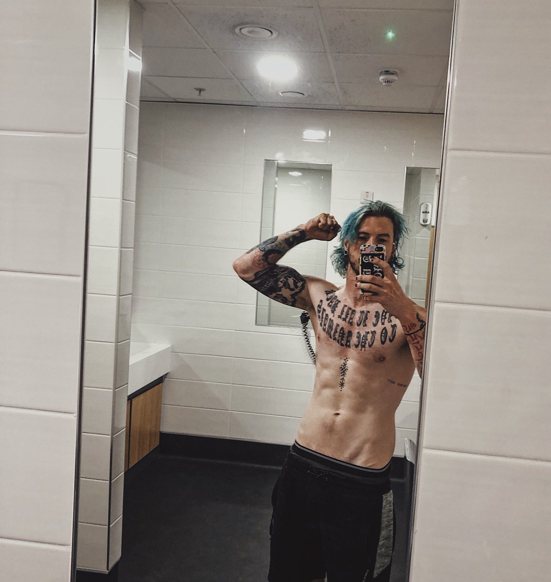 I’m telling ye the rumours are true. If you actually look after yourself you’re going to look and feel better. Feeling proud of being consistent with my health and enjoying the rewards in how I feel 

Not bad for a kid who used to eat Playdoh