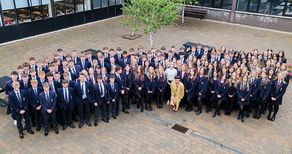 WallaceHigh's tweet image. Today marks a special milestone for our Year 14s — their last first day at Wallace High School! 💙

From nervous Year 8s to confident leaders, you've grown, inspired, and made us proud every step of the way.  

Enjoy the year ahead!

#WeAreWHS #Year14 #LastFirstDay #ClassOf2026