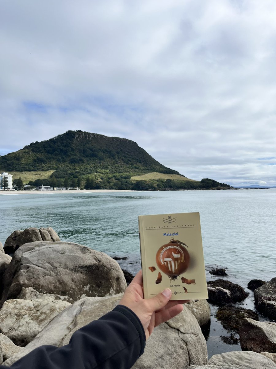 Increïble tot plegat! 100% recomanable, que bonic que es ser del Sabadell i com ens agrada patir. <a href="/ARAToniPadilla/">Toni Padilla 🧅</a> 💙🤍