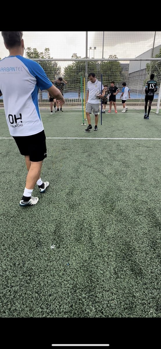 Cadete C, Infantil B y Alevin A 🫡

Seguimos con los inicios de manera escalonada 💪🏼

Nuestro Cadete dirigido por Míchel y Rodri 🙌

Nuestro Infantil dirigido por Barba y Adri Batallas 🙌

Nuestro Alevin dirigido por Diego Pose y José Alberto 🙌

SomosLINKO
SomosGARBANTEL