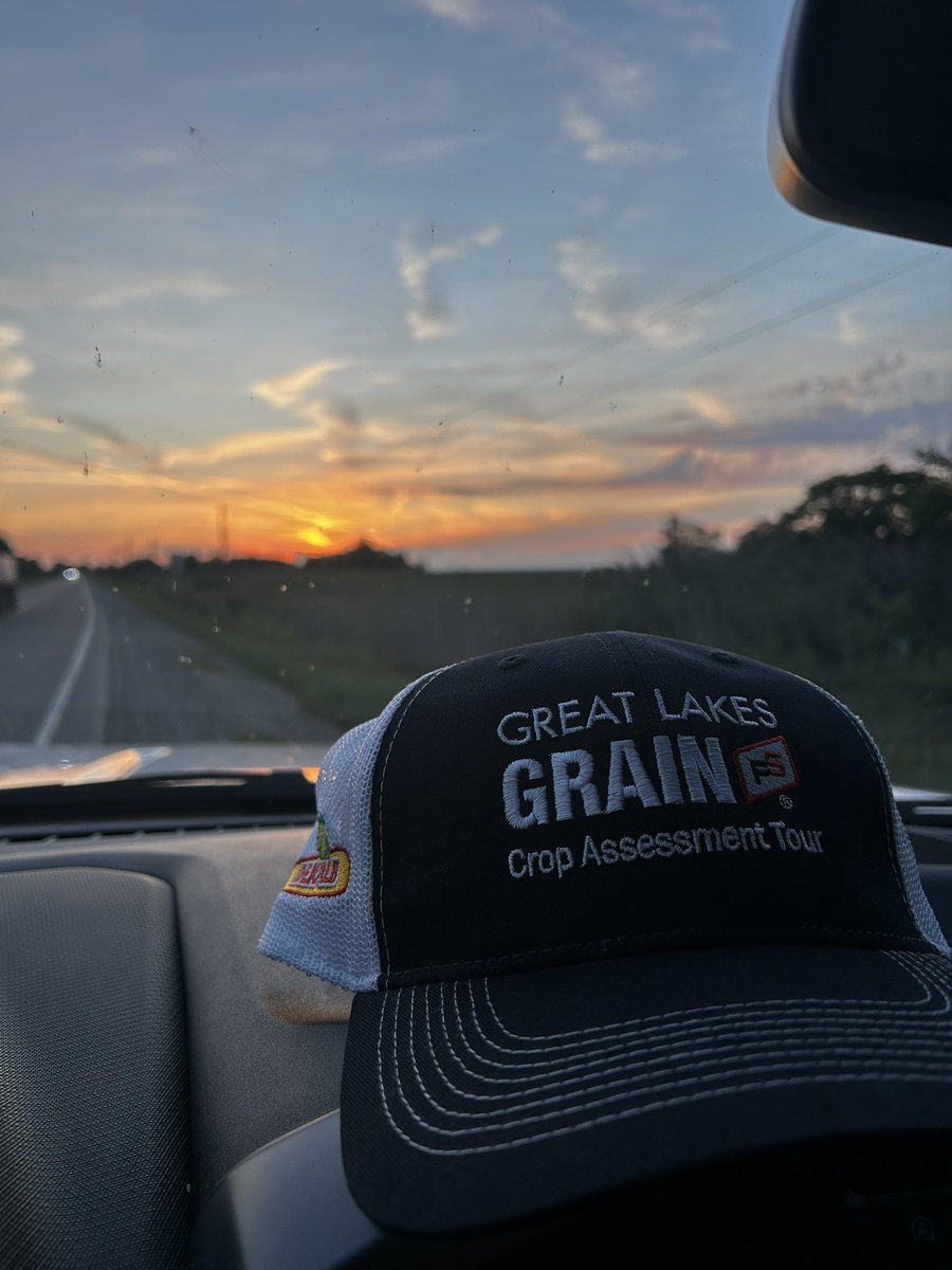 Early start this morning to beat the rain! #GLGTour2025 <a href="/greatlakesgrain/">Great Lakes Grain</a> 🌱🌽