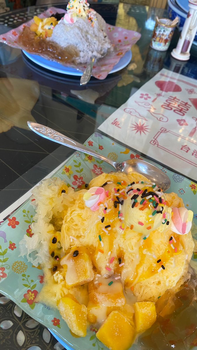 takatakatakaan's tweet photo. ベアスロープのリハ。いい感じ!!胃腸のリハビリ?8.30のライブにお越しになられるみなさま、食べ物は持ち込み自由です!パルムで会おうね!!気付いたら全然熊さんと写真撮ってないのでなつーーーーかしい写真を貼ってみる。#古町 #ライブ #パルム #ブルース #熊 #坂 #AHBB https://t.co/mZMSafNxbt