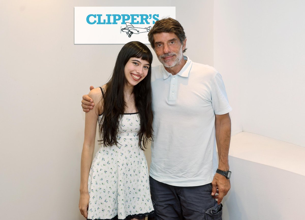 Nos complace anunciar la incorporación de Melani al roster de Clipper’s Music Group.

Su talento y versatilidad marcan el inicio de una nueva etapa que afrontamos con gran entusiasmo.

Estamos orgullosos de acompañarte en esta nueva etapa profesional.