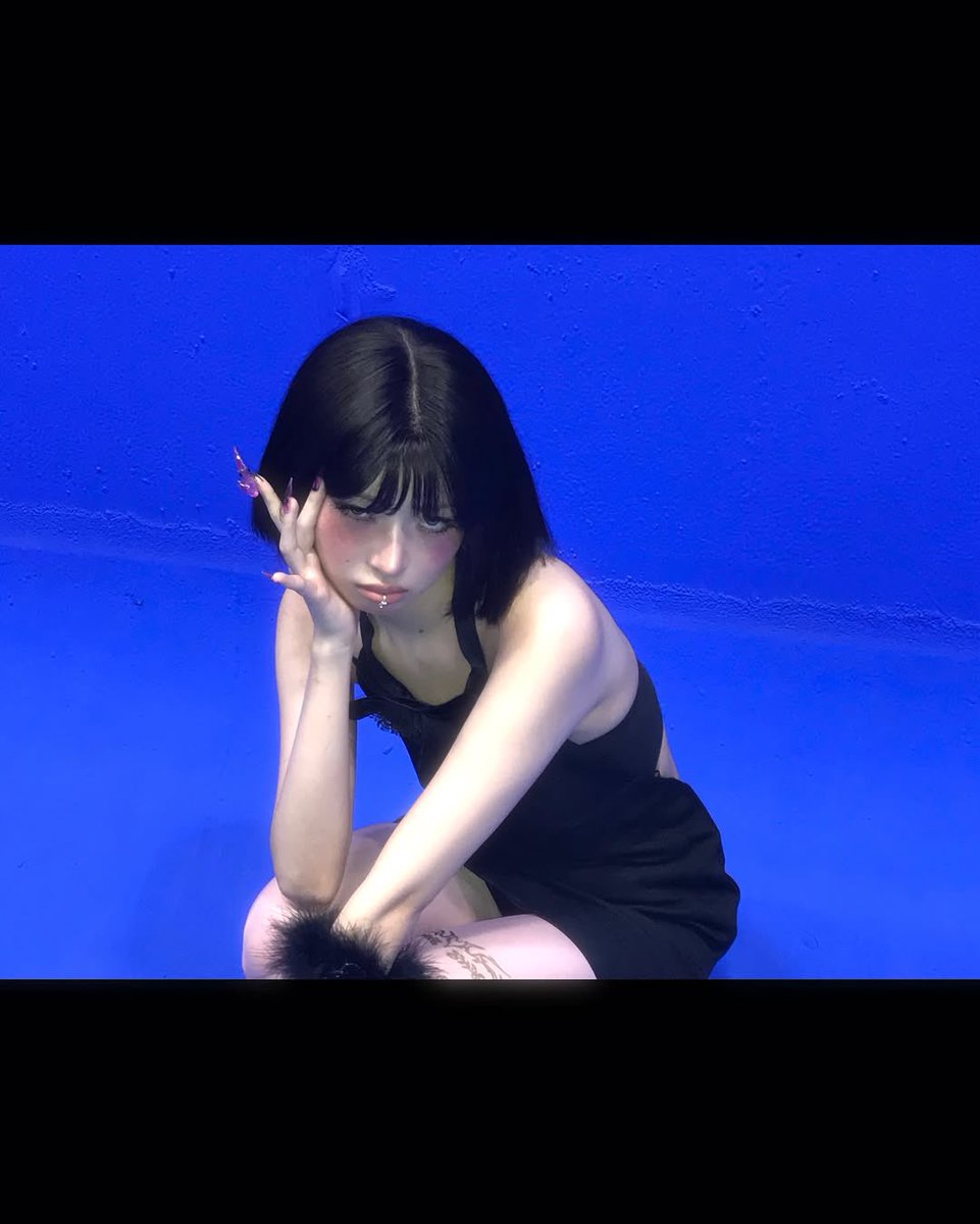 rei pics tweet media