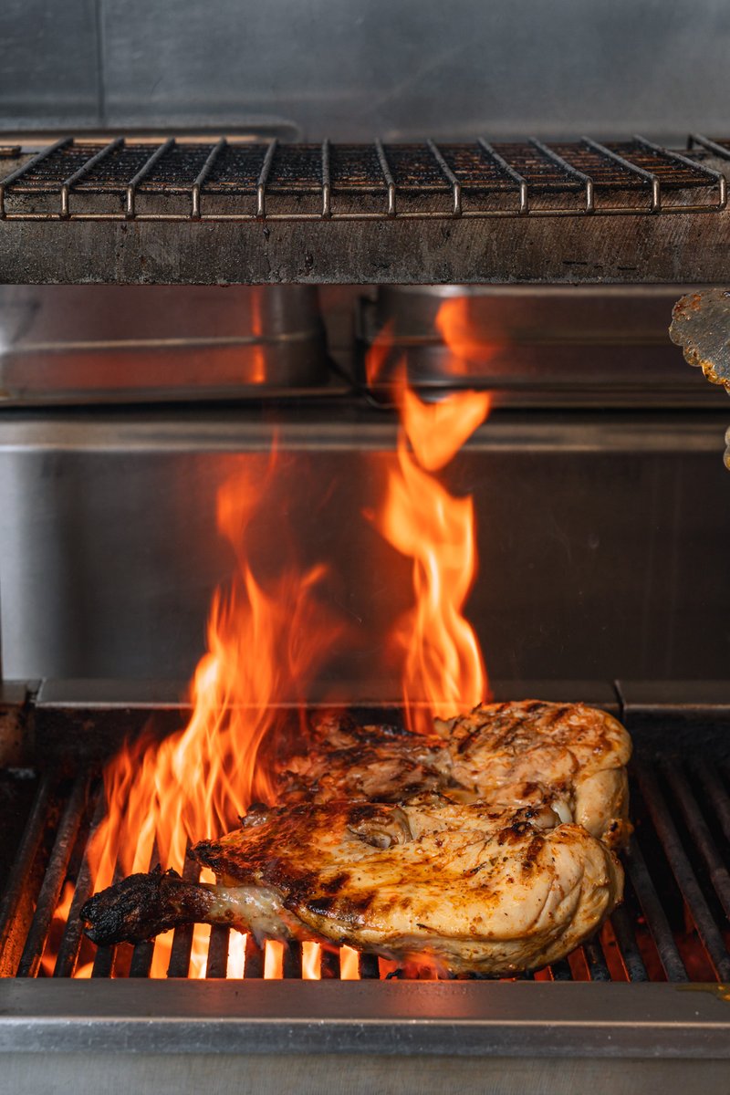 Fire on the grill! Shooting the grilled chicken at @peartreeatgreenlandplace

Monthly shoots give me the chance to get creative, capturing the moments that bring the restaurant’s story to life

What behind-the-scenes detail do you love seeing most? 🔥 #foodphotography