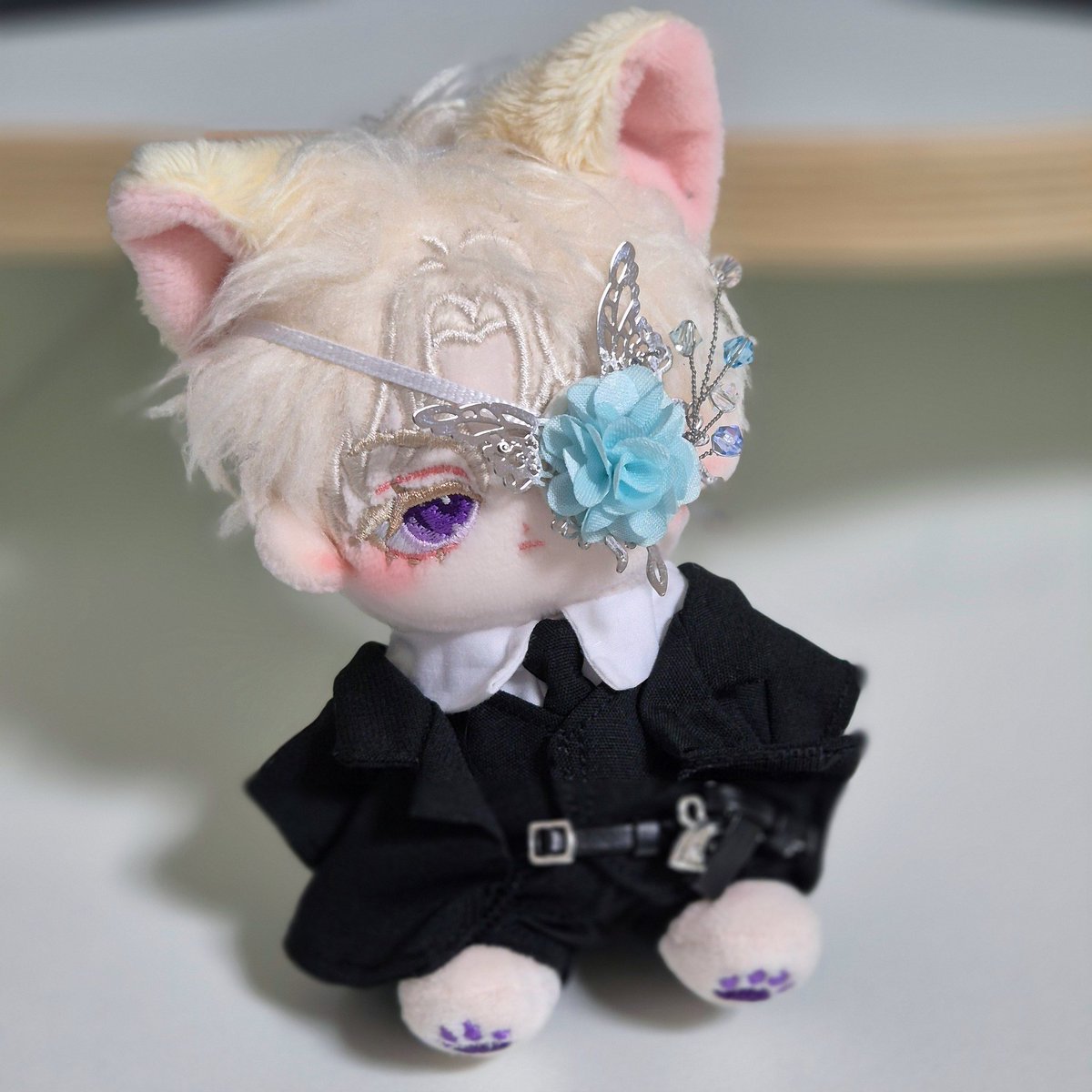 🦋

#오늘의_NG컷 #헤브네스_후기 #앤틱쳬스