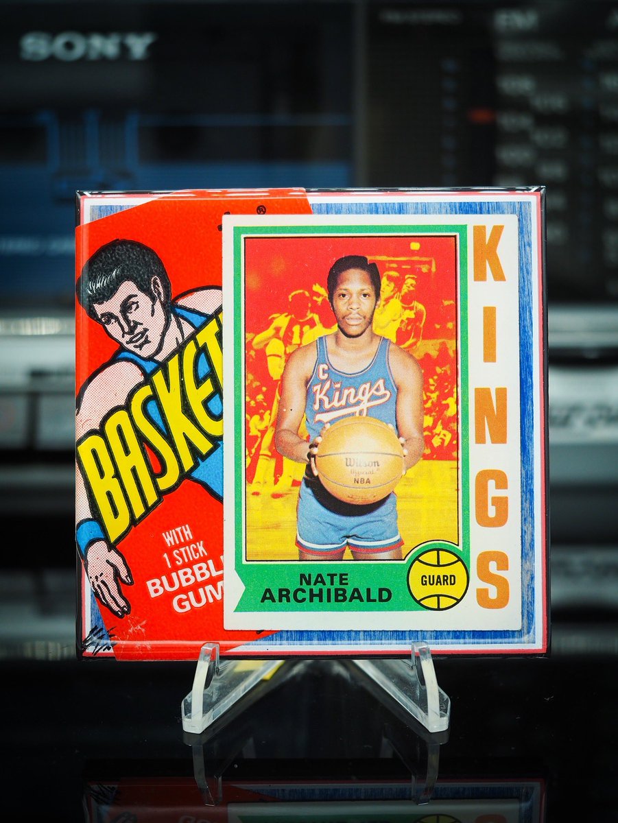 CardTiles's tweet photo. There are a bazillion card and wrapper combinations that can be used for a Classic Card Tile coaster - including this 1974 Topps Nate Archibald combo 🤩
This custom tile is sold to a great customer 🙌
#classiccardtiles #natearchibald #kings #sacramentokings #kansascitykings #omahakings #lightthebeam #vintagenba #basketballart #basketballlife #basketballcards #vintagebasketballcards #nba #waxpacks #toppsbasketball