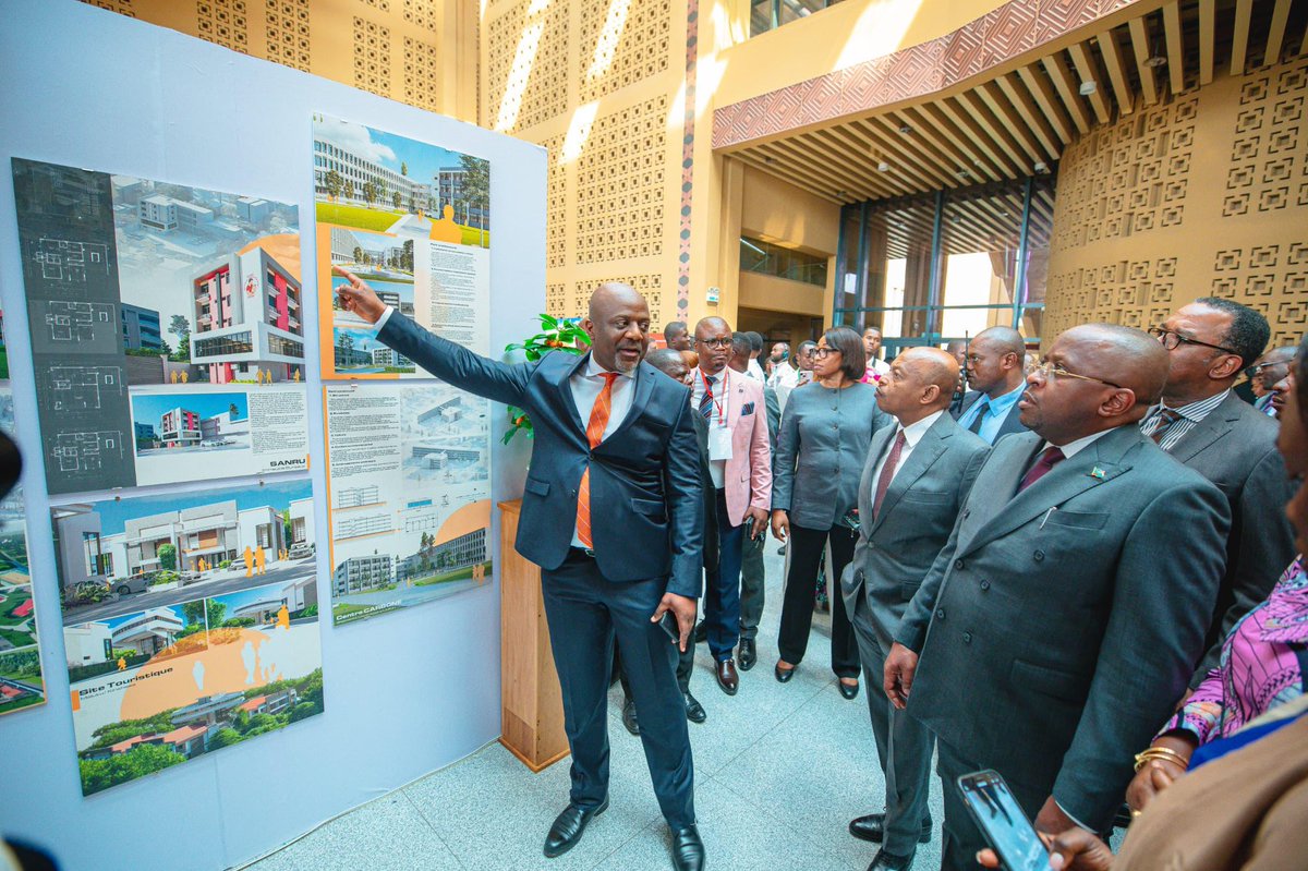 Au nom de la Première Ministre, Son Excellence Judith Suminwa Tuluka, j’ai lancé ce mercredi 27 août 2025 à Kinshasa les travaux du 14ᵉ congrès de l’Union Africaine des Architectes et l’Assemblée Générale des Architectes d’Afrique.

Placé sous le thème « Résilience des villes