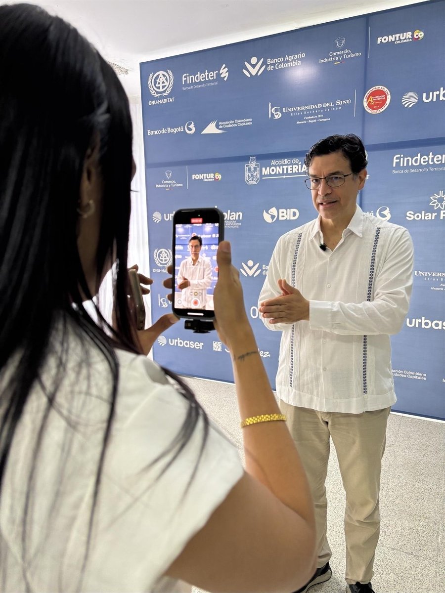 ONU-Habitat Países Andinos (@onuhabitatandin) on Twitter photo #AEstaHora, el director regional de <a href="/ONUHabitat/">ONU HABITAT América Latina y El Caribe</a>, Elkin Velásquez (<a href="/ElkinVelasquezM/">Elkin Velásquez</a>), participa en el River City Global Forum, en Montería 🇨🇴. Espacio de diálogo internacional sobre el desarrollo de las ciudades alrededor de los ríos. #AEstaHora, el director regional de <a href="/ONUHabitat/">ONU HABITAT América Latina y El Caribe</a>, Elkin Velásquez (<a href="/ElkinVelasquezM/">Elkin Velásquez</a>), participa en el River City Global Forum, en Montería 🇨🇴. Espacio de diálogo internacional sobre el desarrollo de las ciudades alrededor de los ríos.