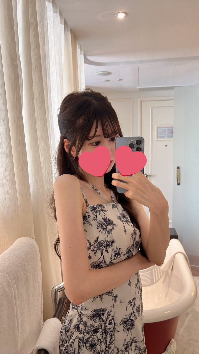 私、肩がカカトって言われるくらいとんがってるんだけど、ボトックスはそうだけど、信じられないくらい腕痩せたらとんがる。、筋トレとピラティスガチるか、脂肪吸引するとかしないと難しい(あとはもう骨格)(ナチュラルは骨)