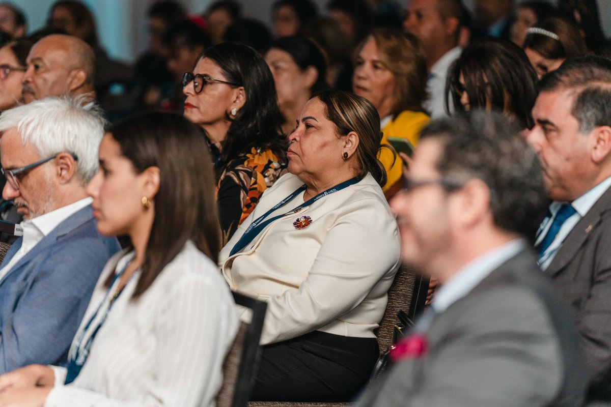 En el Panel: Inteligencia Artificial y Gobernanza de Datos para potenciar la Justicia Abierta, se analizaron los avances y desafíos en el uso de IA en el sector judicial, con enfoque en las personas y en la mejora de la calidad de los servicios. 

Participaron José Luis Hernández