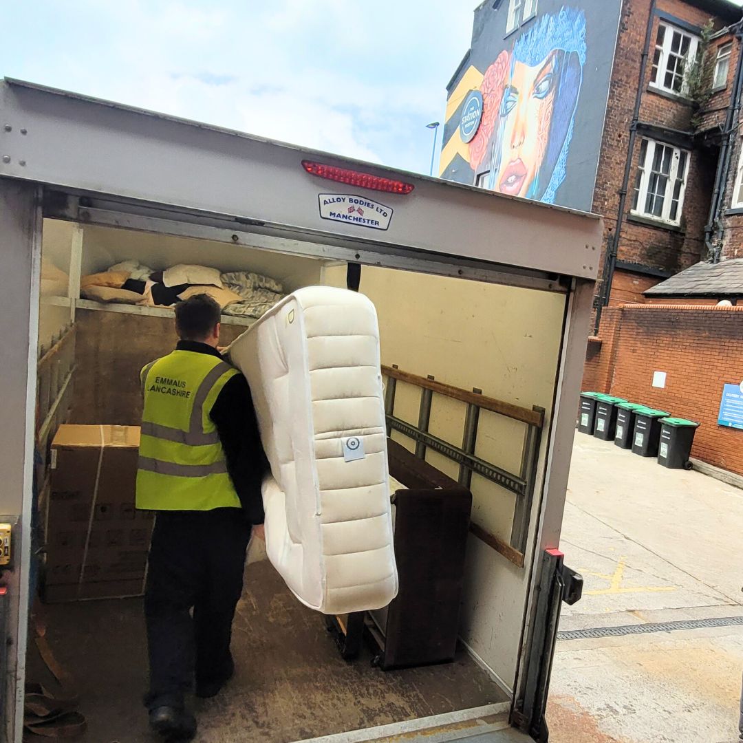 🚛💨 Free van collections of bulky household items for a good cause - in saleable condition only please!

Emmaus Preston is a homelessness charity providing a home, support and opportunities to progress for up to 50 people in Lancashire.

Our contact form➡️emmaus.org.uk/preston/donate…