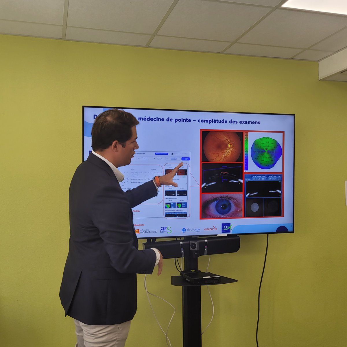 AggloSeineEure's tweet image. 👁️ À Louviers, une cabine de téléconsultation ophtalmologique Doctovue inaugurée au CHI Elbeuf-Louviers-Val-de-Reuil !
📅 Mise en service le 15/10, RDV dès le 01/09 sur 👉 doctovue.fr
Un projet soutenu par @RegionNormandie, @Departement27, @ARS_Normandie et l’Agglo 💙