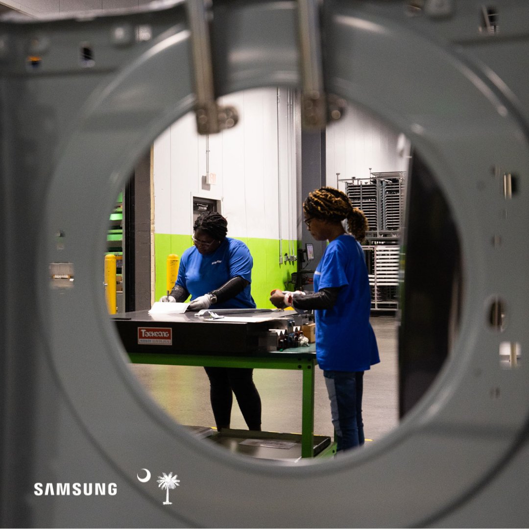 What a Samsung washing machine sees: two team members bringing it to life.

What we see: hard work, skill and precision in every step at the assembly line.

Built by real people, right here in South Carolina.

#manufacturing #innovation #newberry #samsungsc