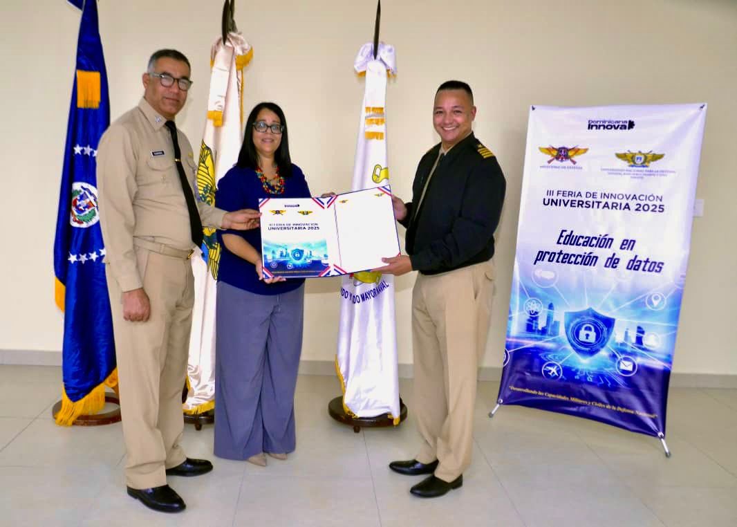 UNADE_RD's tweet image. La conferencia “Educación en protección de datos: innovación y ética” se impartió en las Escuelas de Graduados de la UNADE (EGCEMA, EGEMERD, EGDC, EGCEMN, EGAEE, EGDDHHyDIH), con destacados expertos militares y académicos.
#ProtecciónDeDatos #Ciberseguridad