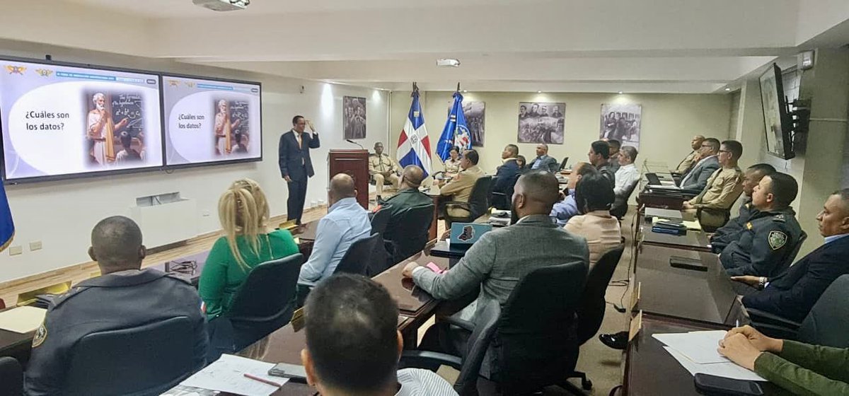 UNADE_RD's tweet image. La conferencia “Educación en protección de datos: innovación y ética” se impartió en las Escuelas de Graduados de la UNADE (EGCEMA, EGEMERD, EGDC, EGCEMN, EGAEE, EGDDHHyDIH), con destacados expertos militares y académicos.
#ProtecciónDeDatos #Ciberseguridad