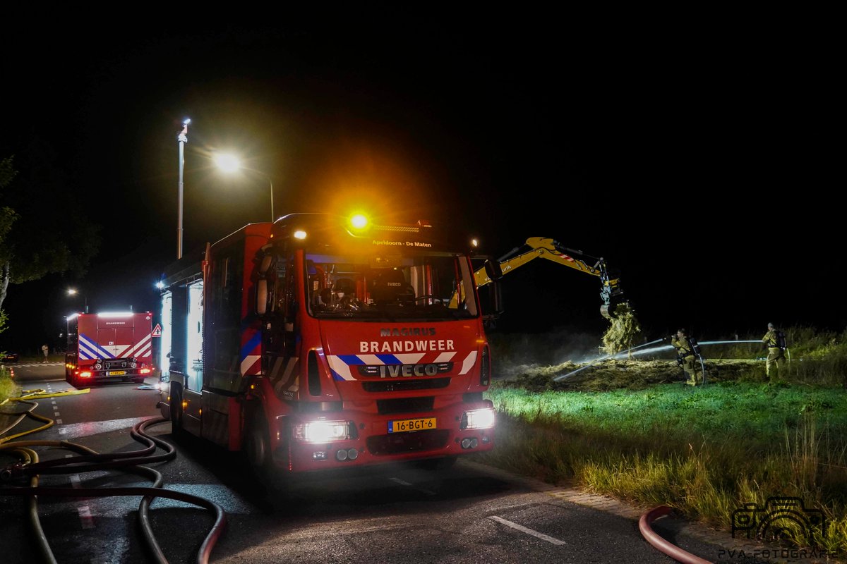 Hooibalen in brand Elsbosweg Klarenbeek