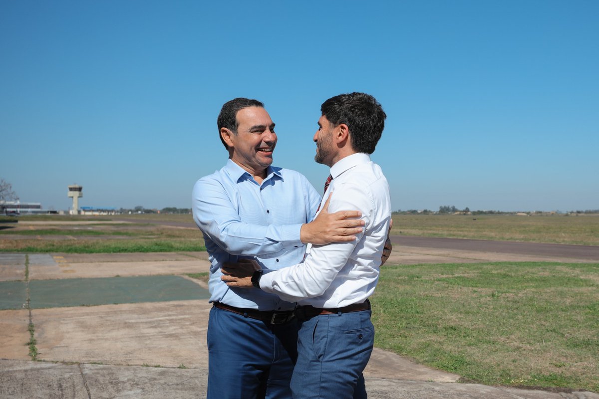 Mario Galoppo (@mariogaloppo) on Twitter photo Corrientes. Los gobernadores <a href="/maxipullaro/">Maximiliano Pullaro</a> y <a href="/gustavovaldesok/">Gustavo Valdés</a> se reúnen para analizar la concreción del puente Bellavista Villa Ocampo. El domingo vota por gobernador la vecina provincia. Corrientes. Los gobernadores <a href="/maxipullaro/">Maximiliano Pullaro</a> y <a href="/gustavovaldesok/">Gustavo Valdés</a> se reúnen para analizar la concreción del puente Bellavista Villa Ocampo. El domingo vota por gobernador la vecina provincia.