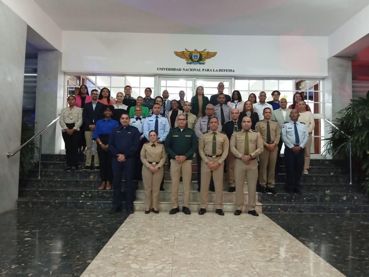 UNADE_RD's tweet image. La @unade_rd celebró la III Feria INNOVA 2025 con el respaldo del Ministro de Defensa, Tte. Gral. Carlos Antonio Fernández Onofre, ERD.
Una jornada dedicada a promover la innovación, la ética y la investigación aplicada en defensa y seguridad.