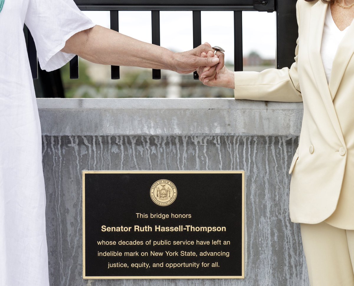 NYSLWC's tweet photo. We honor a legend, @RuthHassell
Your hard work in public service paved a way for many women to excel in office. Today and forever we honor an icon. 
As @govkathyhochul ,names this bridge after you, we all celebrate the remarkable things you have done. https://t.co/OzLA0G4W4q