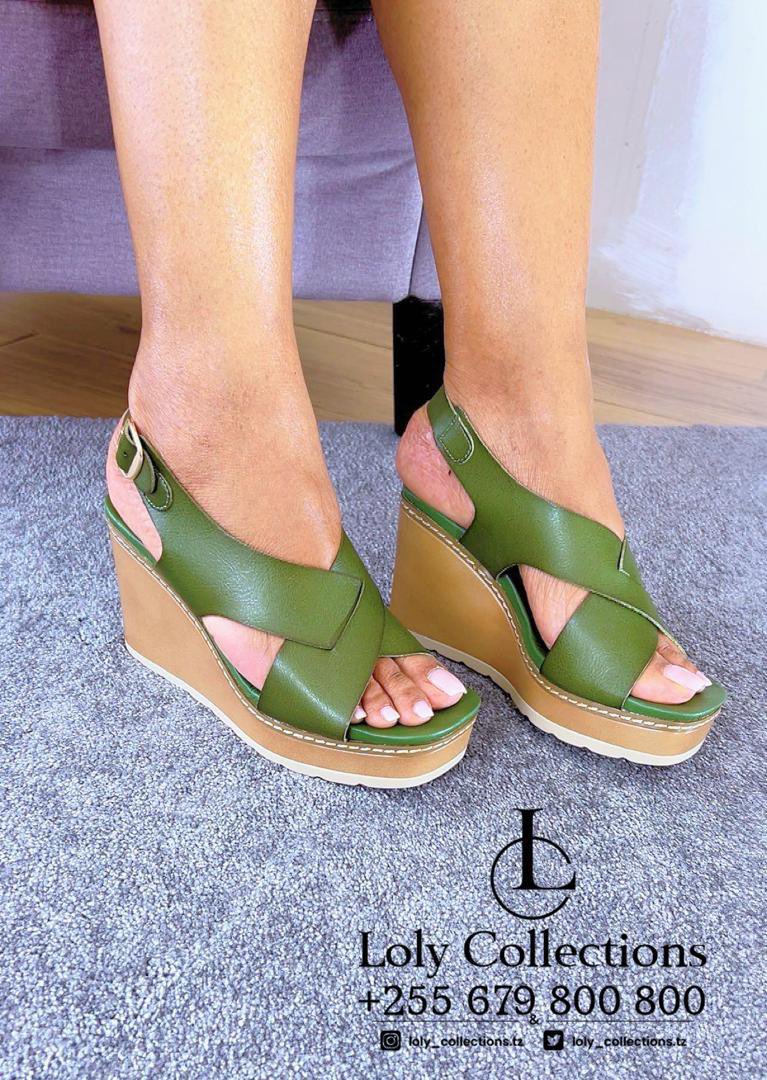 CollectionLoly's tweet photo. Our new women's shoes are here to steal the spotlight. 
Limited stock, don’t miss out.
#LolyFashionFix
Size 37-41 https://t.co/cWWizERGMn