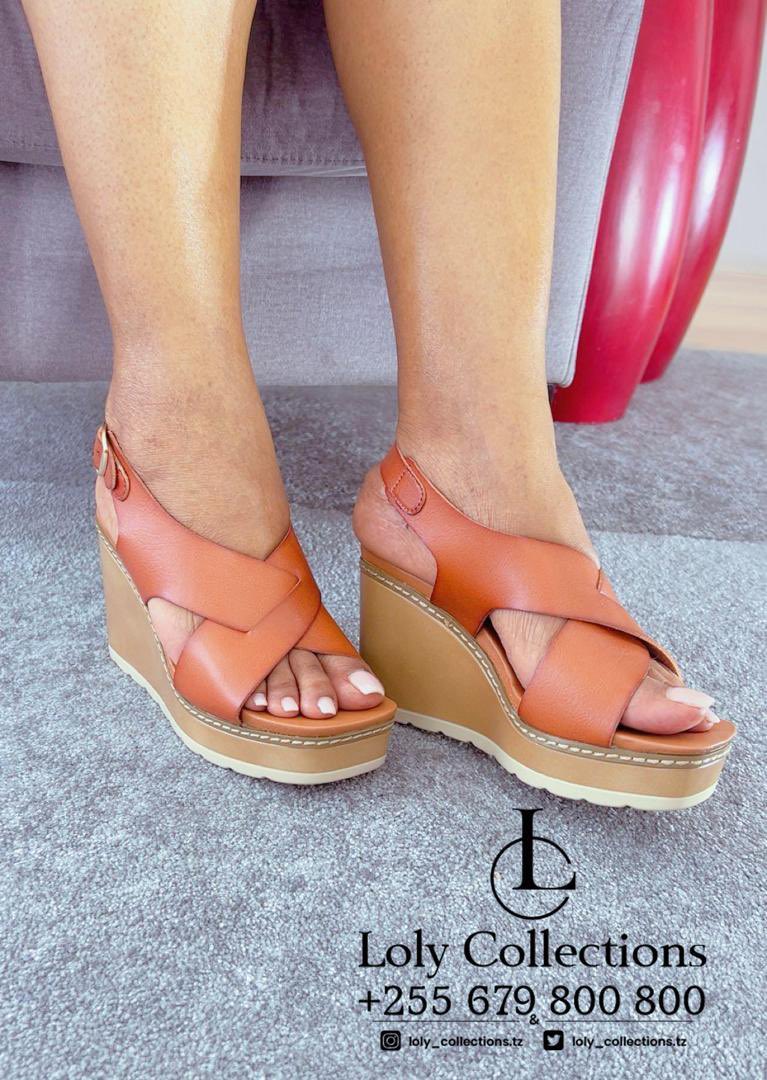 CollectionLoly's tweet photo. Our new women's shoes are here to steal the spotlight. 
Limited stock, don’t miss out.
#LolyFashionFix
Size 37-41 https://t.co/cWWizERGMn