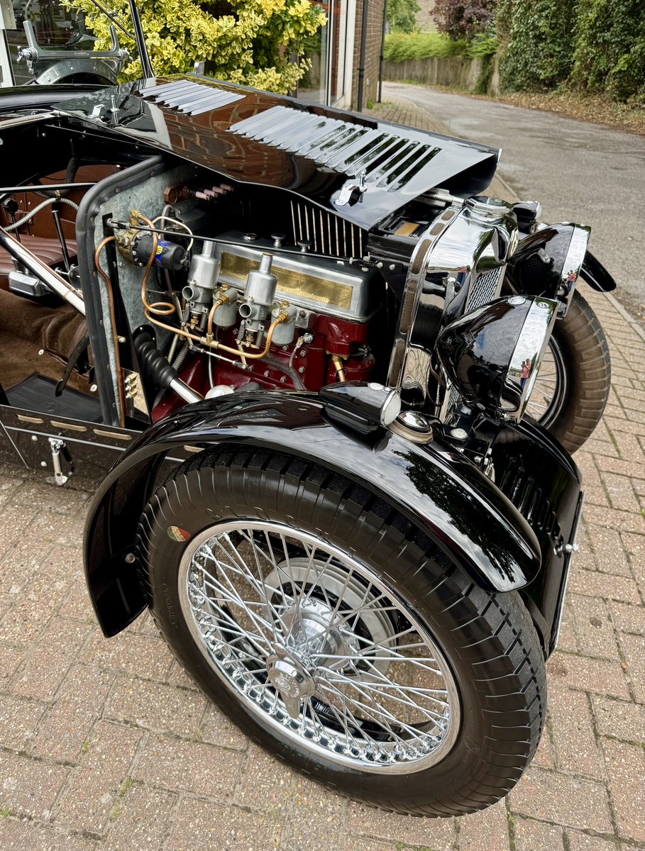 #SOLD This exceptional concours winning 1933 MG J2 has found a new overseas custodian.

One of just 12 factory examples in Black over Brown, it’s a rare jewel of MG’s early sports car heritage🏆

#concours #mgj2 #nutleysportsprestige
