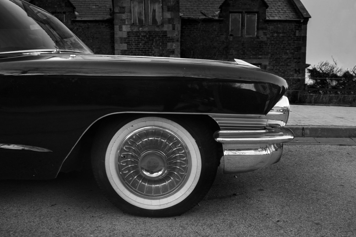 icn2nano's tweet image. 💡 𝐍𝐚𝐧𝐨𝐂𝐮𝐫𝐢𝐨𝐬𝐢𝐭𝐢𝐞𝐬 Series: Tires

🤔 Old tires were white &amp;amp; made from natural rubber &amp;amp; zinc oxide.

🛞 In 1910, @BFGoodrichTires added #carbon compounds, making black tyres 10x more durable. 
ℹ️ Years later, science discovered the secret: carbon #nanoparticles.