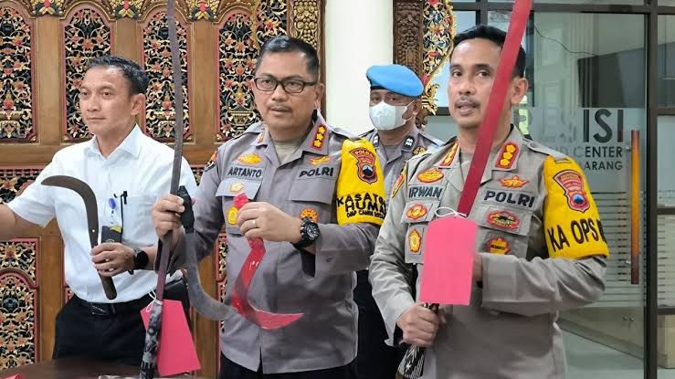 MiskinTV_'s tweet photo. Sepak terjang yang katanya 'PRESISI' melindungi dan mengayomi: https://t.co/gF2JRNYP13