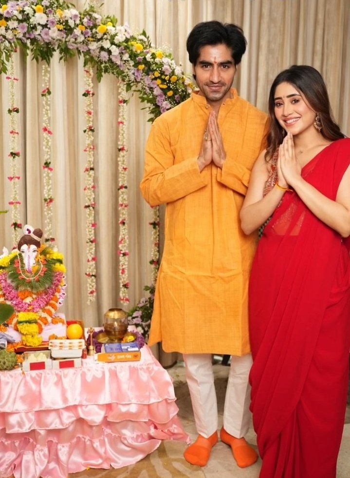 Joshi hardware store and Chopda general store owners Harshad Chopda and Shivangi Joshi celebrating Ganesh chaturthi at Ms.Joshi's home 😍✨