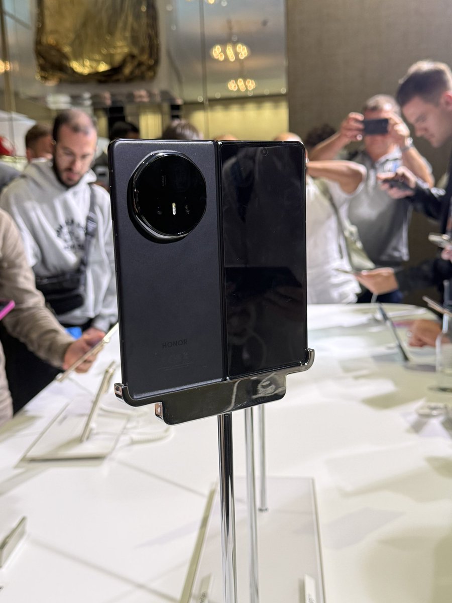 Nico | Un Autre Blog tweet media