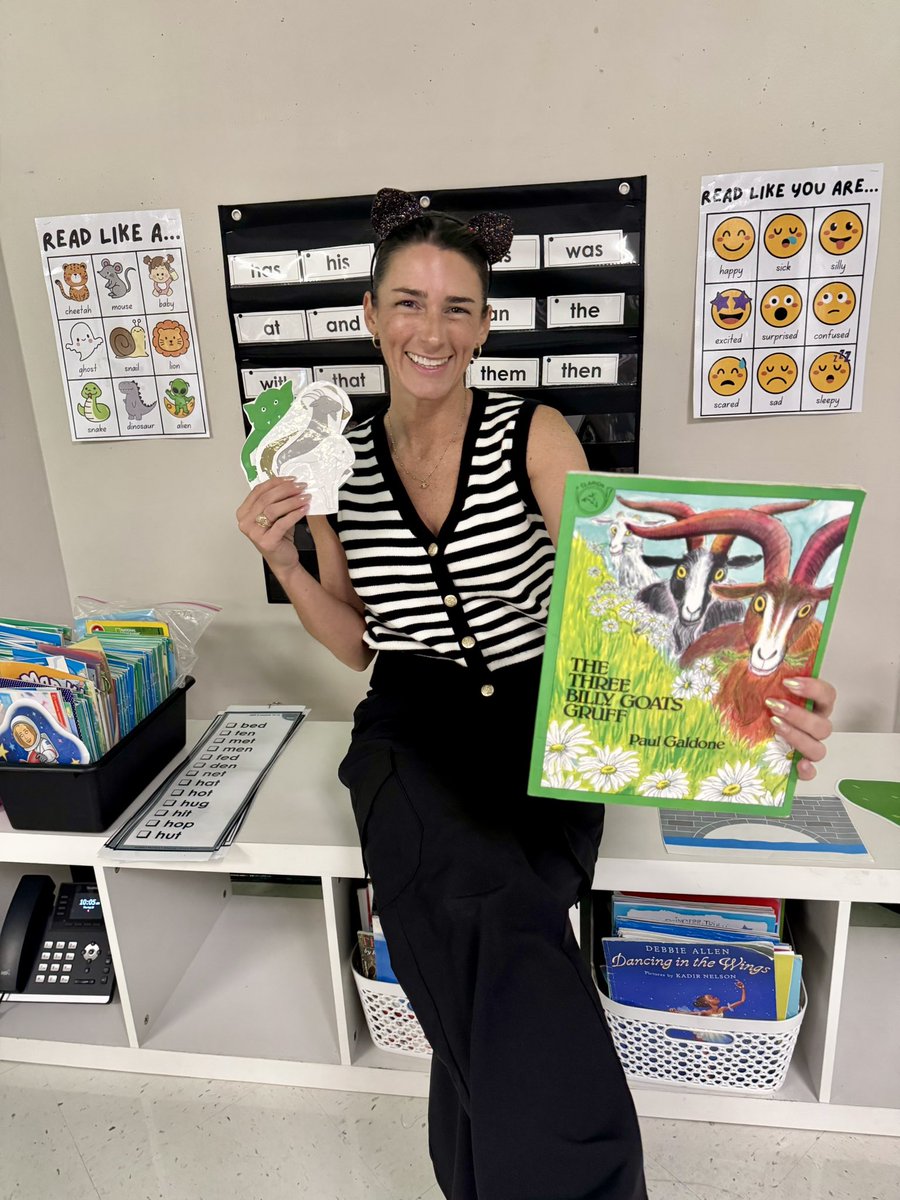 MsAlexis_Cook's tweet image. What better way to learn retell than with pictures 🤗 I love listening to the students retell the stories we’ve read using transition words and EXPRESSION! 🐐