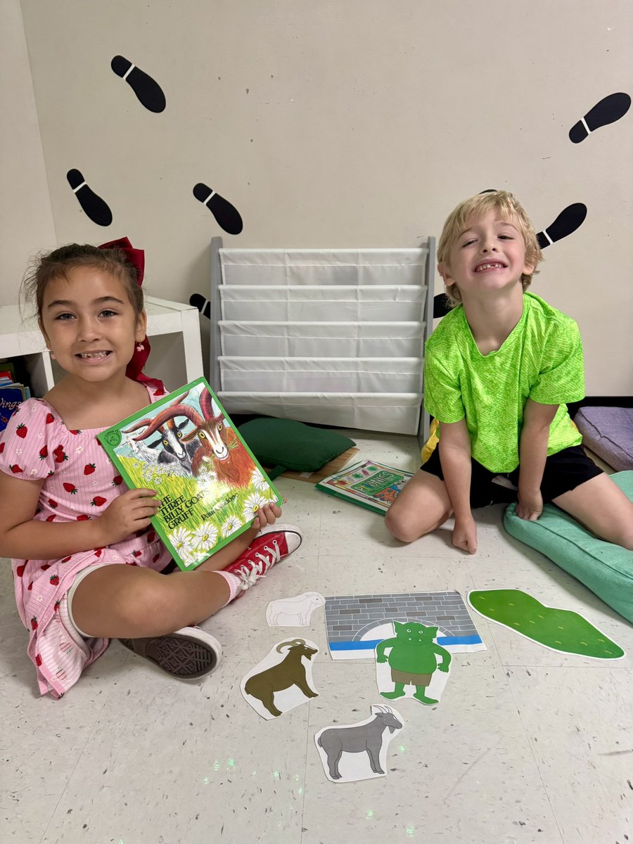 MsAlexis_Cook's tweet image. What better way to learn retell than with pictures 🤗 I love listening to the students retell the stories we’ve read using transition words and EXPRESSION! 🐐