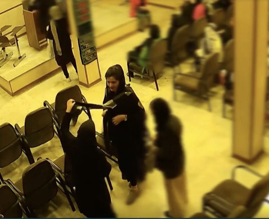 برای اینکه یادتون نره از کجا شروع شد....

#مهسا_امینی