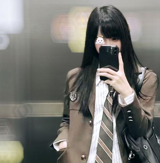 🧙
可愛い笑顔！
🕸️ 落ち着いて！