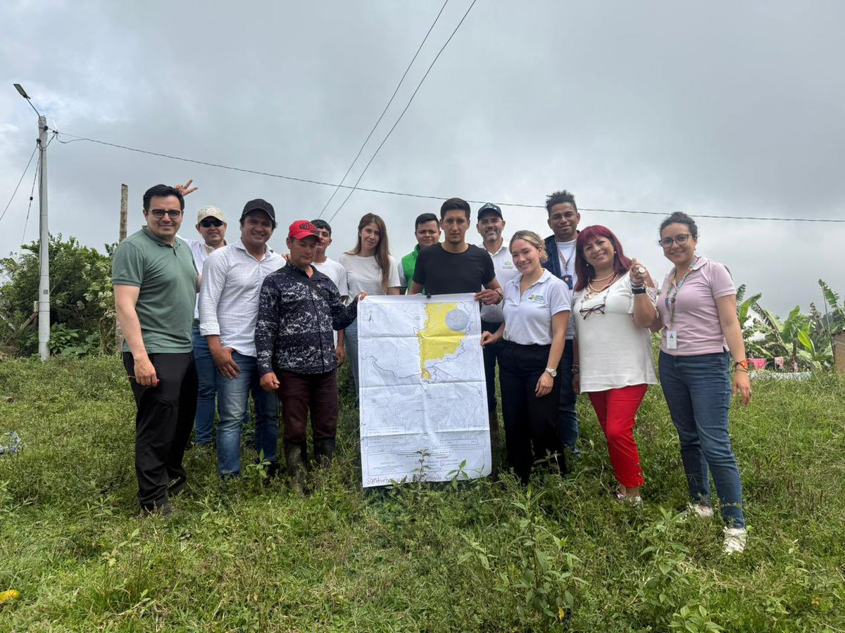 Con diálogo y trabajo conjunto logramos #BuenasNoticias para los territorios🗞 💪🏼.

En la Vereda Pata de Vaca del municipio de La Esperanza, Norte de Santander, nuestro equipo técnico y jurídico concertó, junto con los representantes de las comunidades, los 6 temas ineludibles