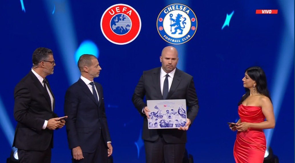 Chelsea recibirá un premio por ser el primer club de la historia en ganar todos los trofeos nacionales de la UEFA tras su campeonato por la UEFA Conference League. El presidentede la UEFA, Aleksander Čeferin lo entregará antes del sorteo. 🏆🔵