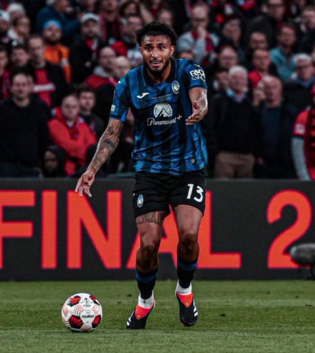 Nmoorsa's tweet image. 🟡⚫️ نادي الاتحاد قبل تبدأ الصيفية كان فقط ينقصه محور بديل فابي ولاعب بديل ل عوار! 

لكن فجأة نشوف الصيفية كلها كوارث وضحك على الجمهور 🤷‍♂️! 

صوتكم مسموع ،الامور طيبه ،فيه ميزانيه 
والاتحاد امانه ب أعناقنا ! 
وبالنهاية ماشفنا أفعال @FahdCynndy 

 #الصفقات_السوبر_مطلبنا_ياسندي 🟡🚨