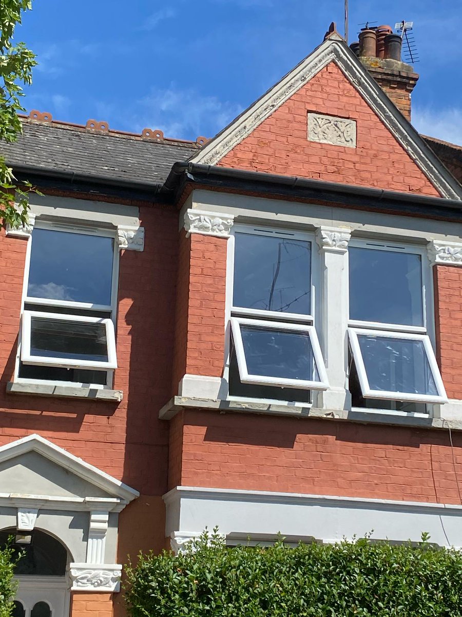 WembleyWindows's tweet image. ✨ Sleek, strong, and stylish, these uPVC windows are a perfect match for both classic and modern homes 🏡

Designed for maximum durability and minimal maintenance, they let in streams of natural light 🌞

#WembleyWindows #uPVCWindow #CompositeDoor #CasementWindow #HomeRefurb