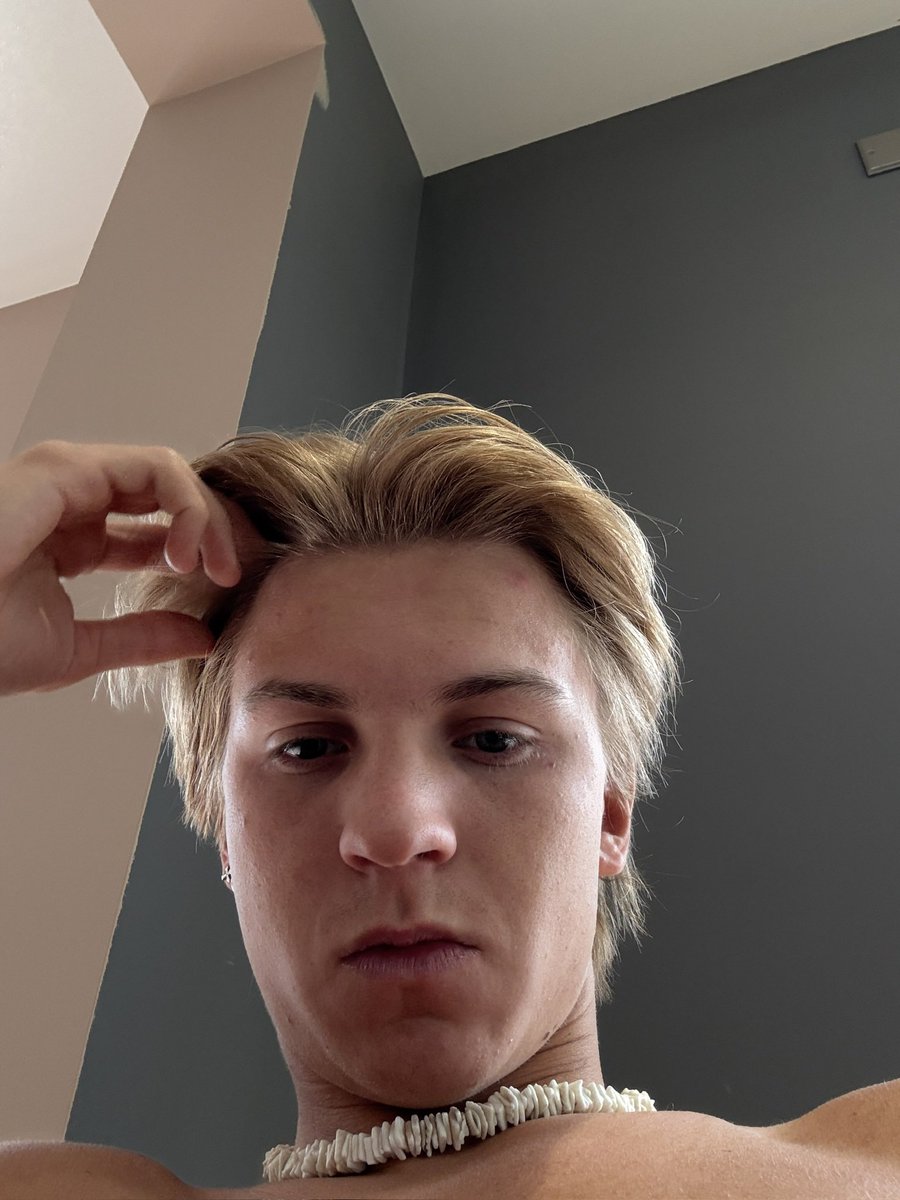 livelikelucass tweet media